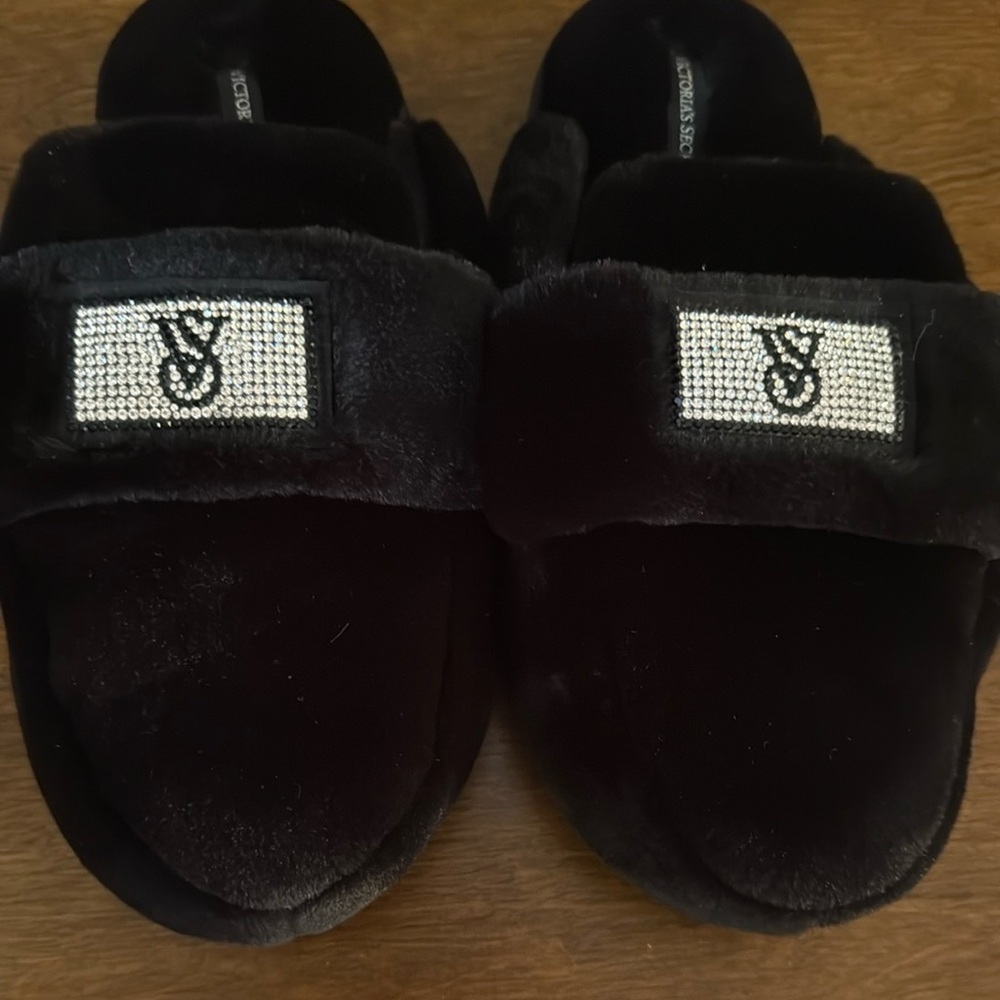 NWOT Victoria Secret Mule Slippers - Picture 2 of 4